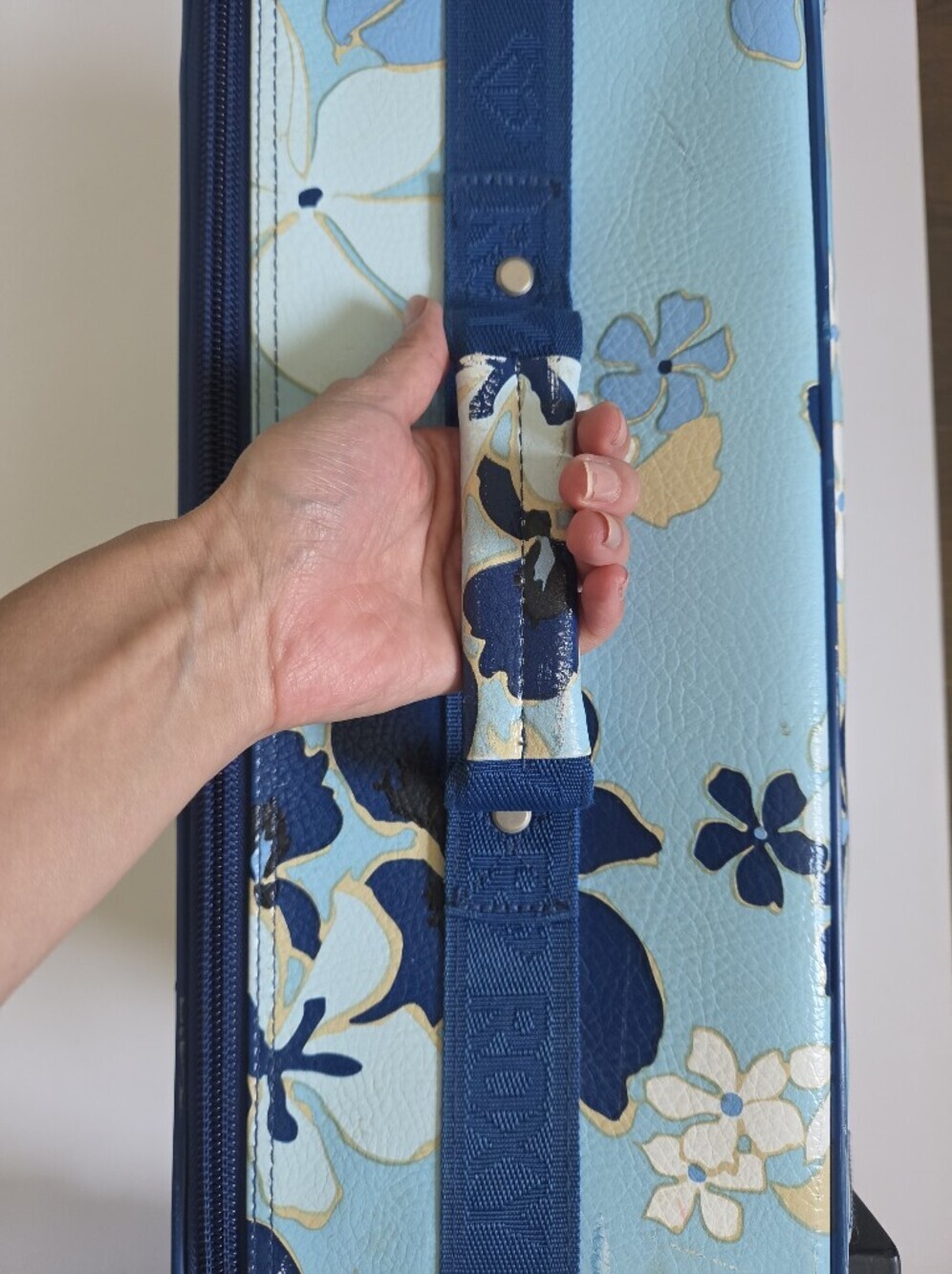 Roxy Vintage blue tropical floral wheeled rolling suitcase Y2K 2000s travel - Picture 10 of 15